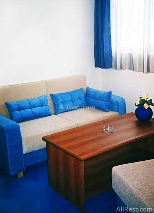 Lola Garden Hotel 11